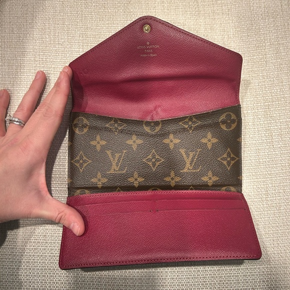 Authentic Louis Vuitton Sarah Wallet - Monogram & Fuchsia - Picture 9 of 16